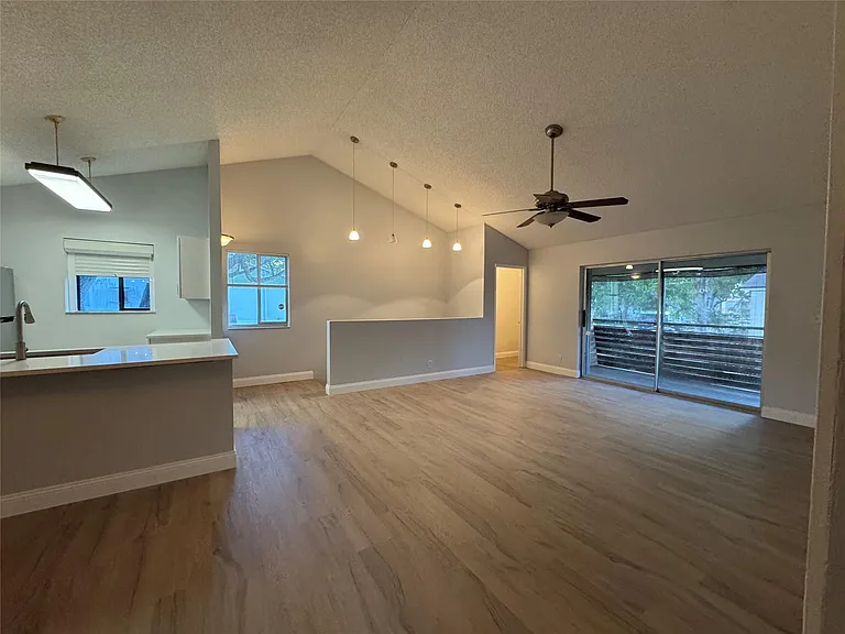 606 Gardens Dr — Photo 9