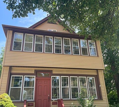 2nd image of 211 N Larch Ave