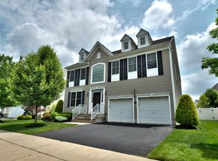 24 Springhouse Cir, Manalapan, NJ 07726