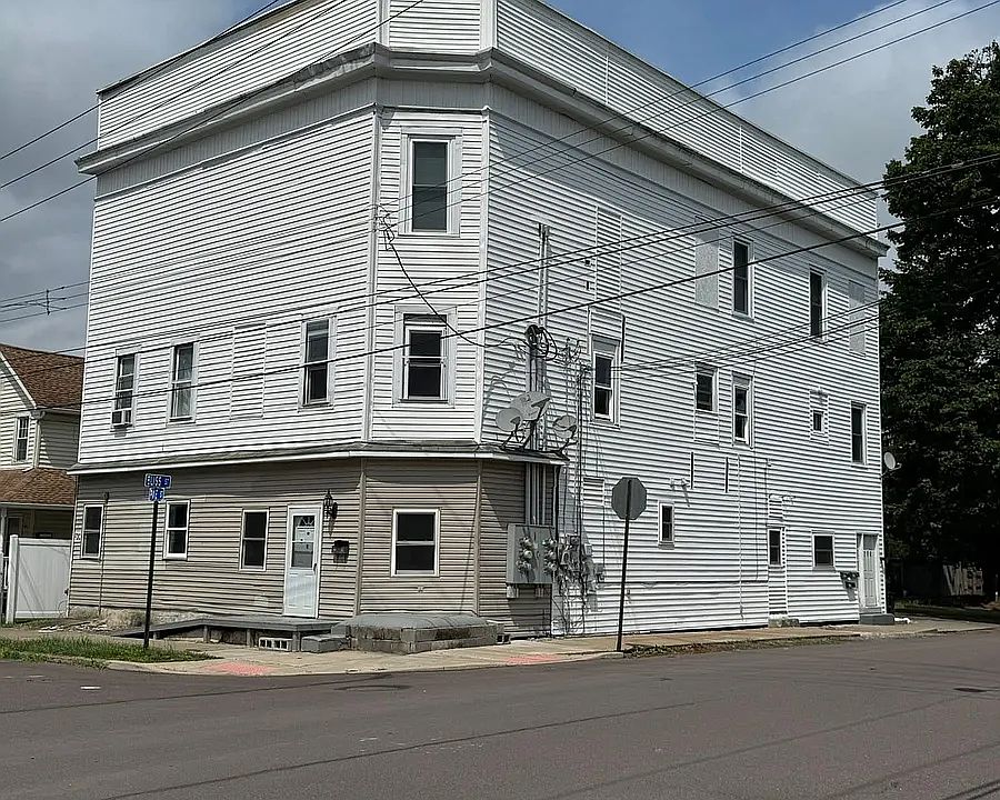 1st image of 200 Pine St #2C
