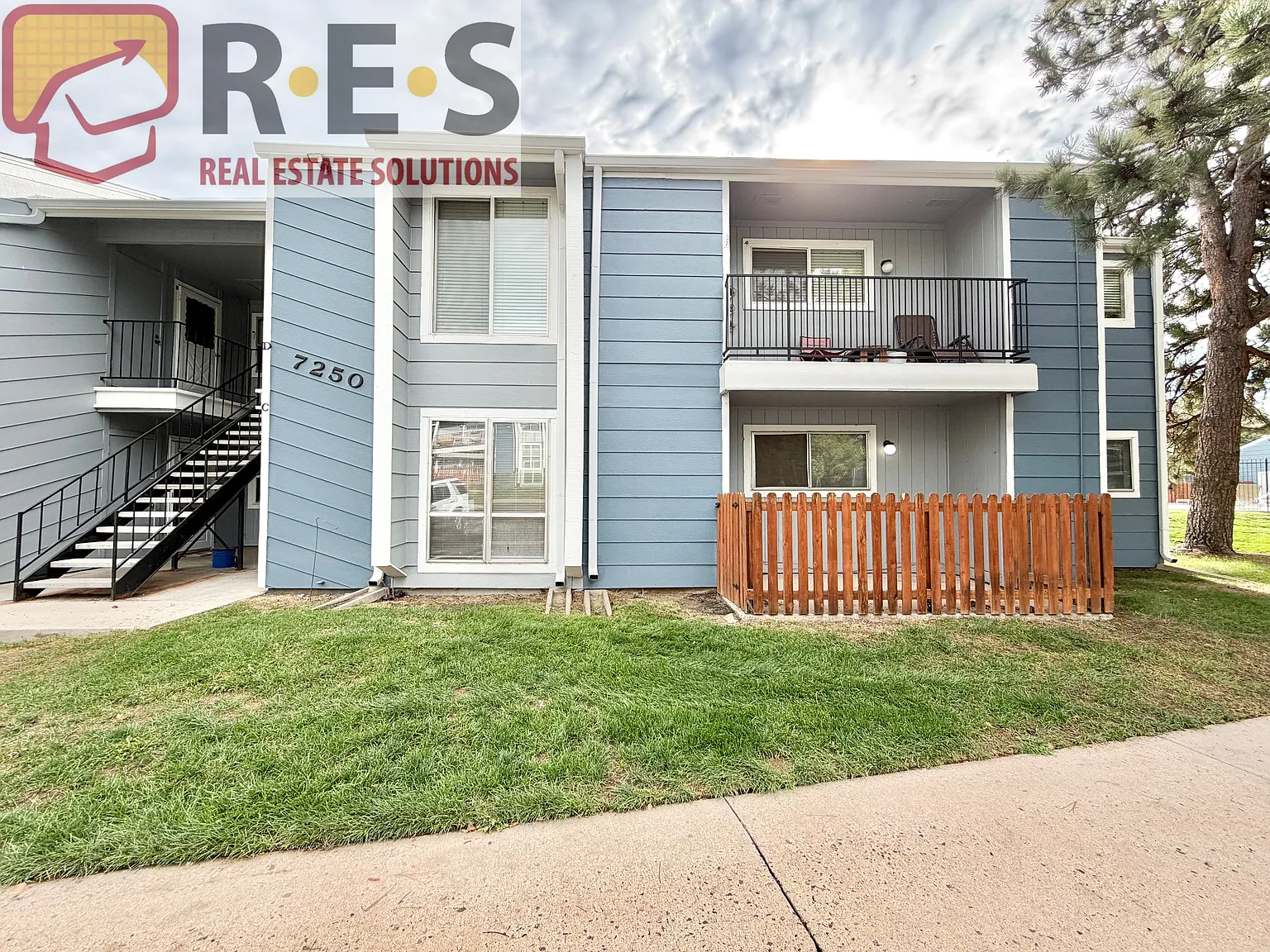 2 bed, 1086 sqft, $1,695 — Photo 1
