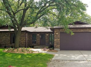 4725 W Crystal Lake Rd, McHenry, IL 60050