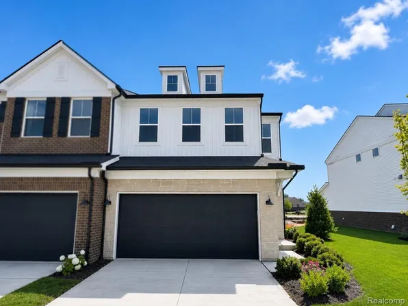 5684 Corgi Dr, Ann Arbor, MI 48108