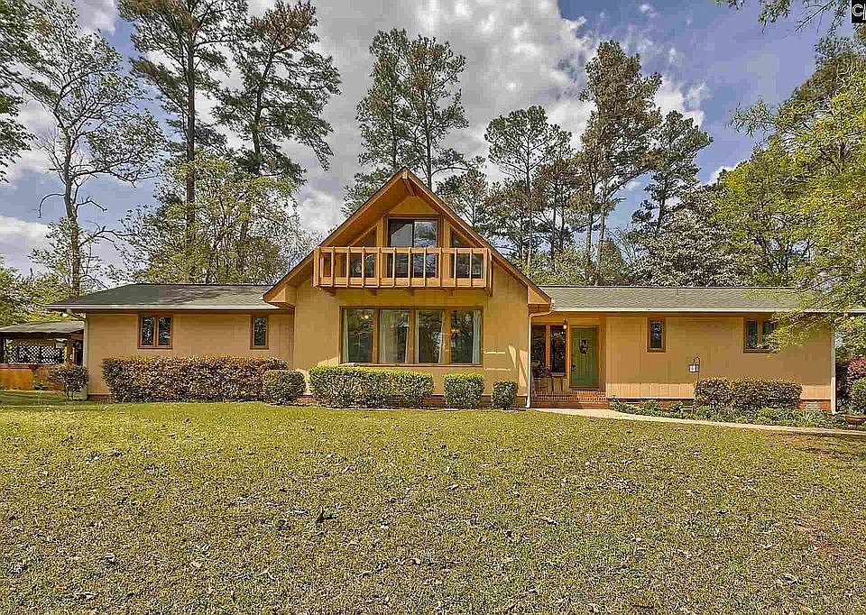 1st image of 204 Woodwinds Dr