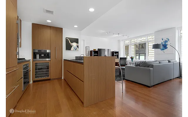 Rented by Douglas Elliman | media 16