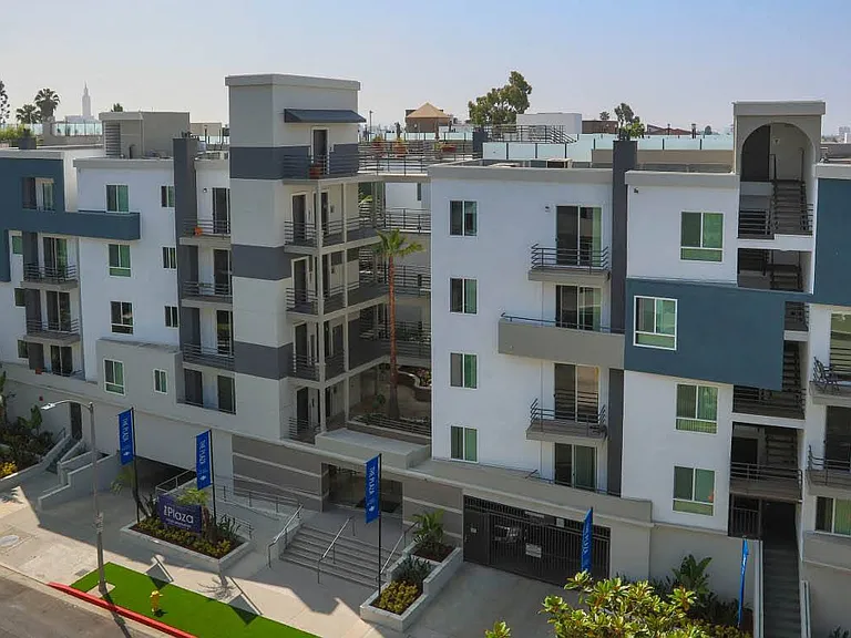 The Plaza Apartments — Photo 7