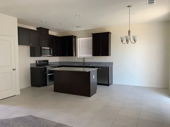 1353 W Kenny Thompson Ct, Hanford, CA 93230