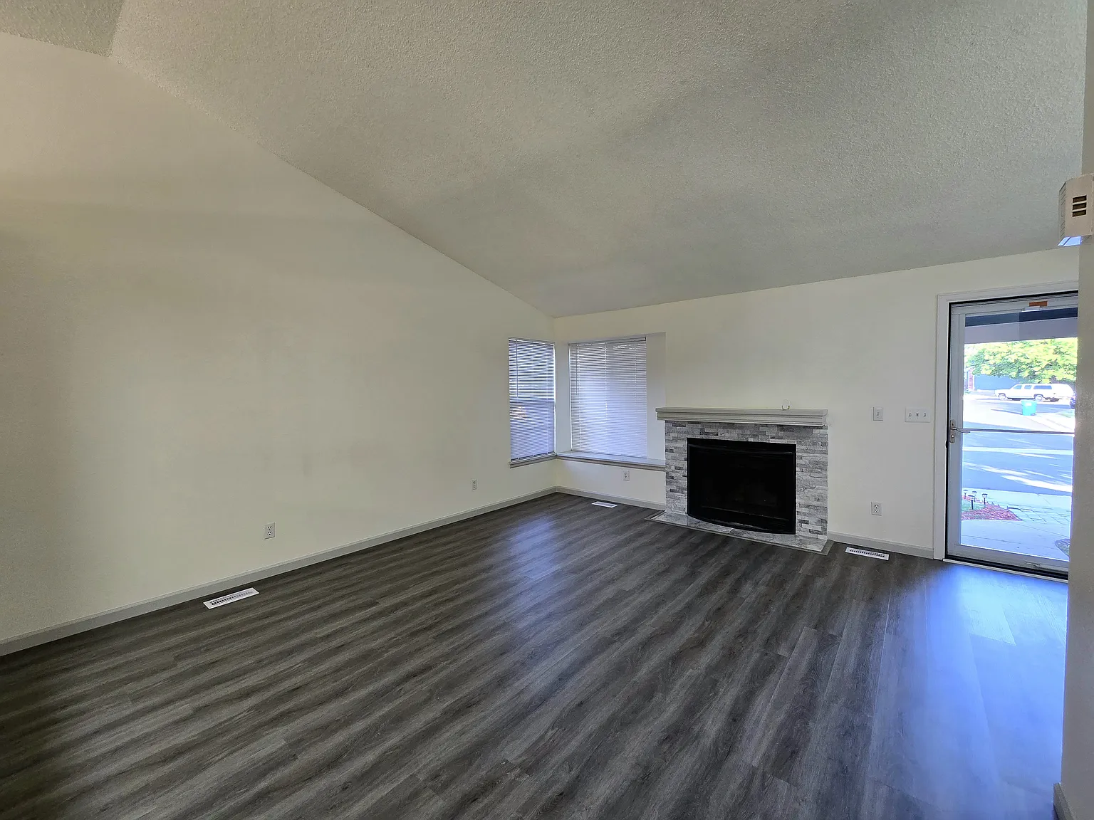 4875 S Espana Ln — Photo 2