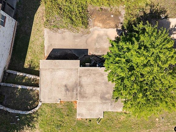 2nd image of 3139 Cascade Rd