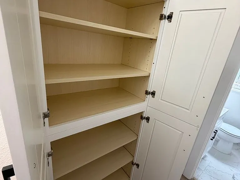 South LA Urban Apartments — Photo 16