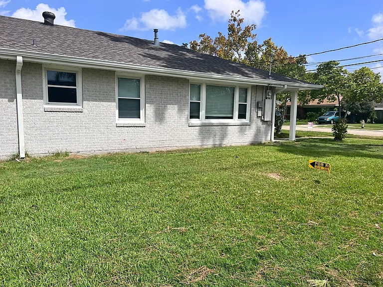 300 N Bengal Rd — Photo 16