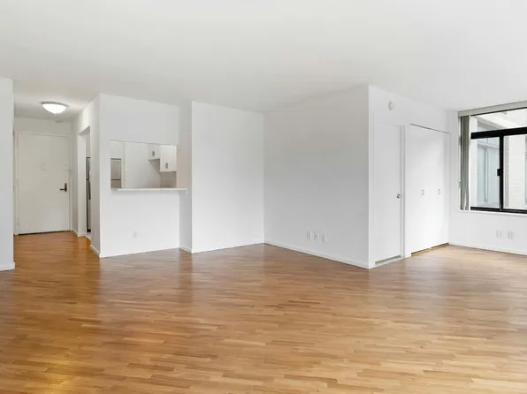 400 East 70th Street 503 image 6 of 7