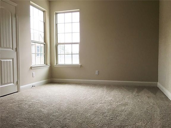 4th image of 915 Whitehall Dr