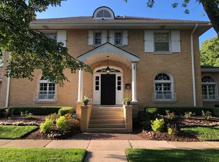 502 Elmore St N, Park Ridge, IL 60068