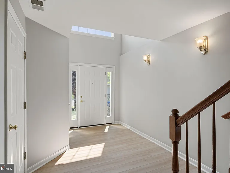 1026 Longview Ln — Photo 11