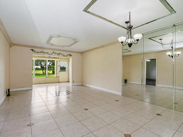 1010 Country Club Dr #108 — Photo 3