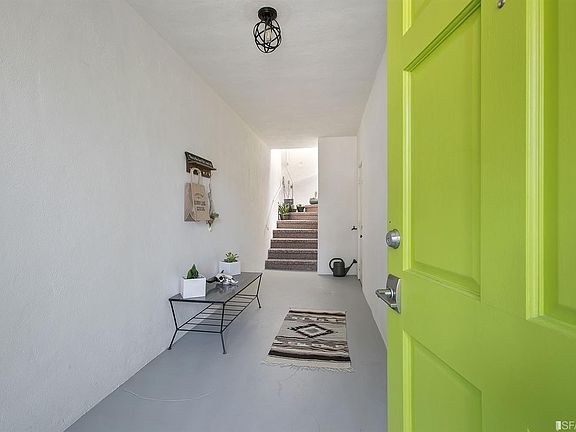 2nd image of 535 Orizaba Ave