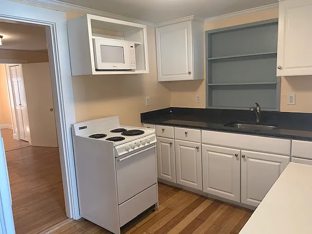 52 Lawrence St #8 — Photo 5
