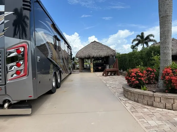 267 NW Hazard Way, Port Saint Lucie, FL 34986