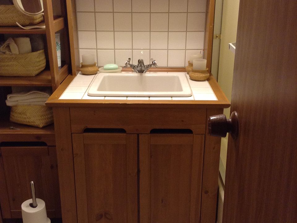bathroom vanity
