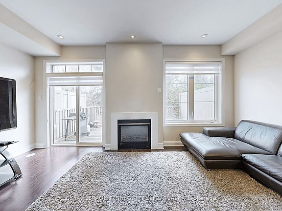 5th image of 1331 Major Mackenzie Dr W #121