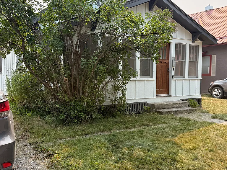 619 Columbia Ave — Photo 2