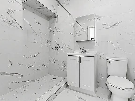 5th image of 122 Norfolk St APT 6