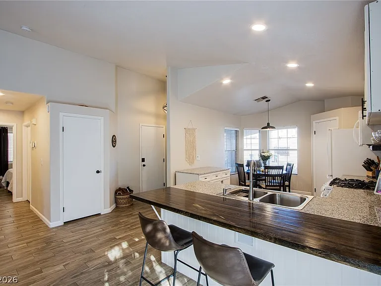 7413 Alpine Ridge St — Photo 11