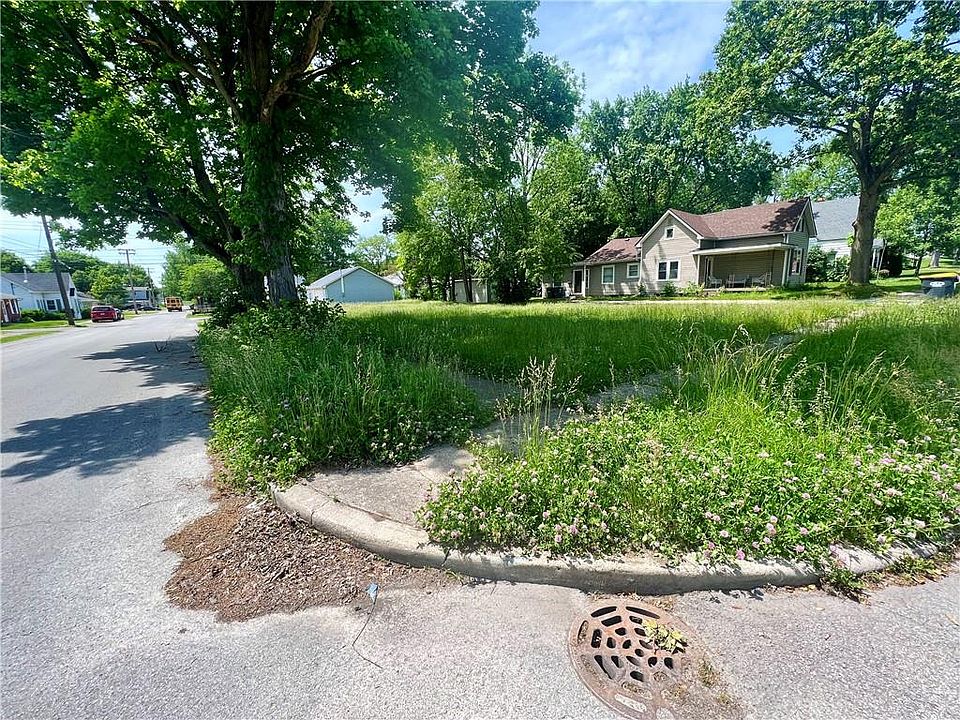 2nd image of 521 Cottage Ave