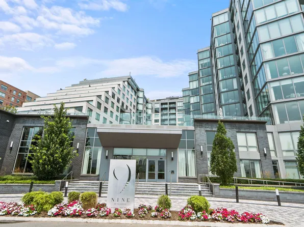 9 Avenue At Port Imperial image 25 of 34