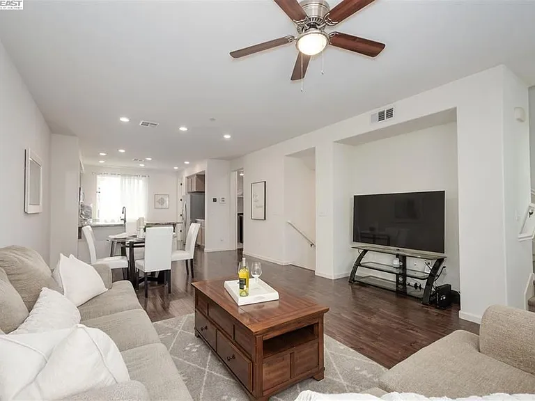 842 Las Flores Rd — Photo 3