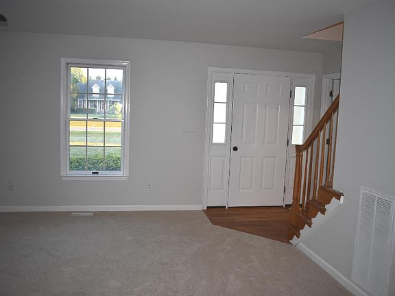 4th image of 113 Hilltop Dr