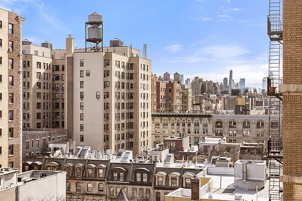 Sold by Compass | media 2