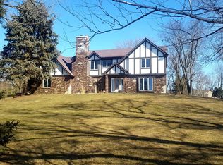 11902 Hanson Rd, Algonquin, IL 60102