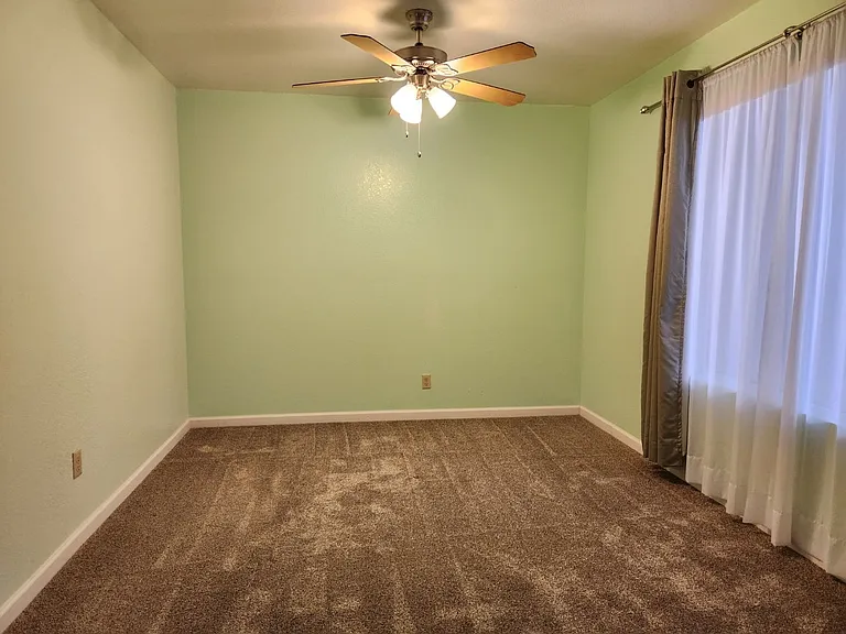 2060 Mesquite Ln #F104 — Photo 11