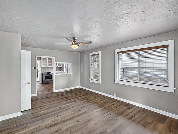 3rd image of 829 E Crown Ave