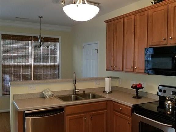 5th image of 4307 Pepperbush Dr