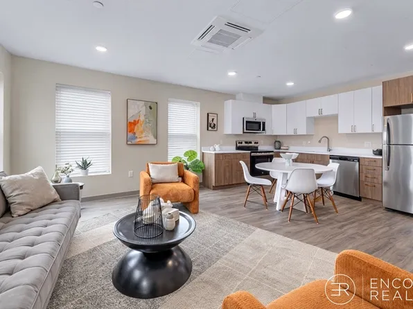 354-356 Cummins Hwy, Roslindale, MA