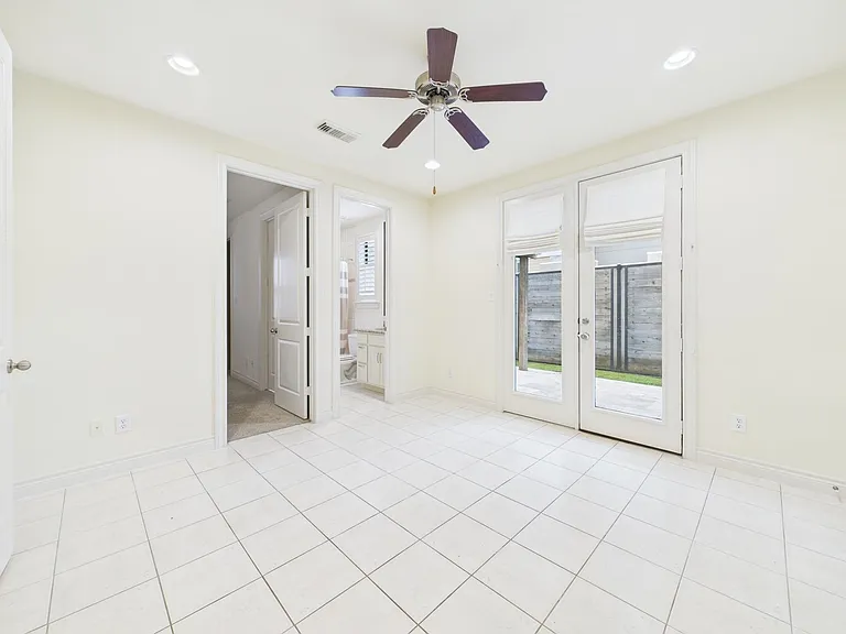 11025 Sherwood Grv — Photo 5