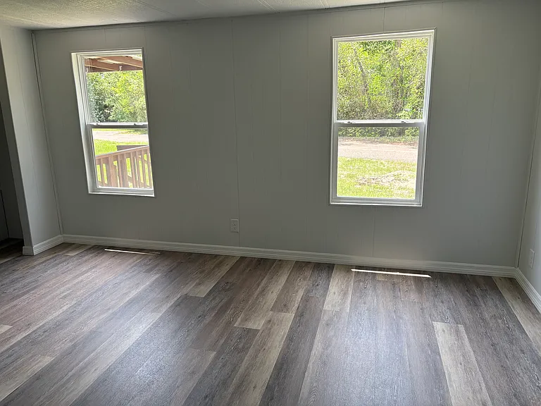 2209 Longreene Rd N — Photo 19