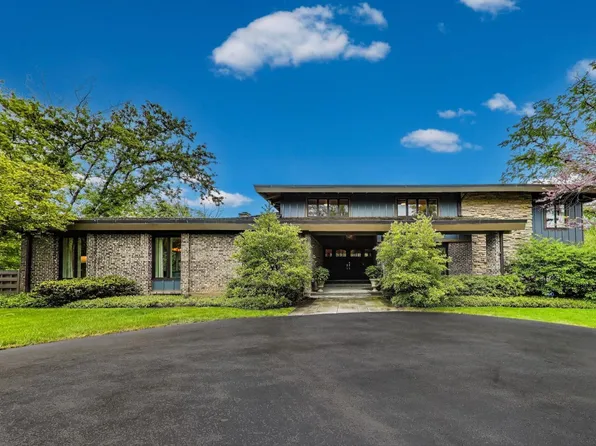 265 Sunset Dr, Northfield, IL 60093