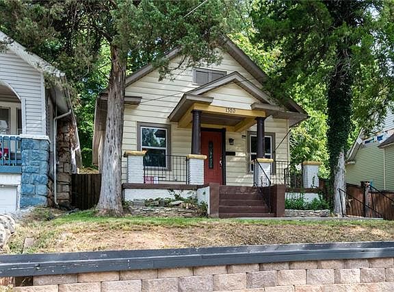 3rd image of 1320 Rowland Ave