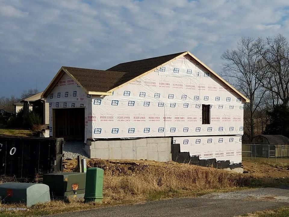 2nd image of 32 Sycamore Dr