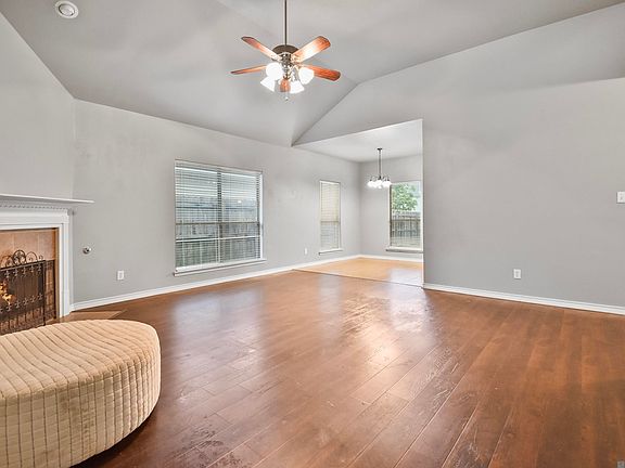 3rd image of 23592 Country Manor Ave
