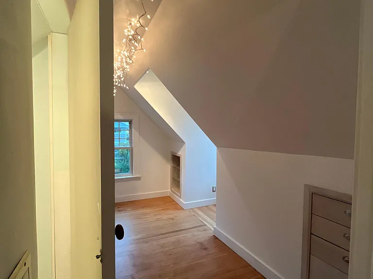 3585 SE Caruthers St — Photo 6