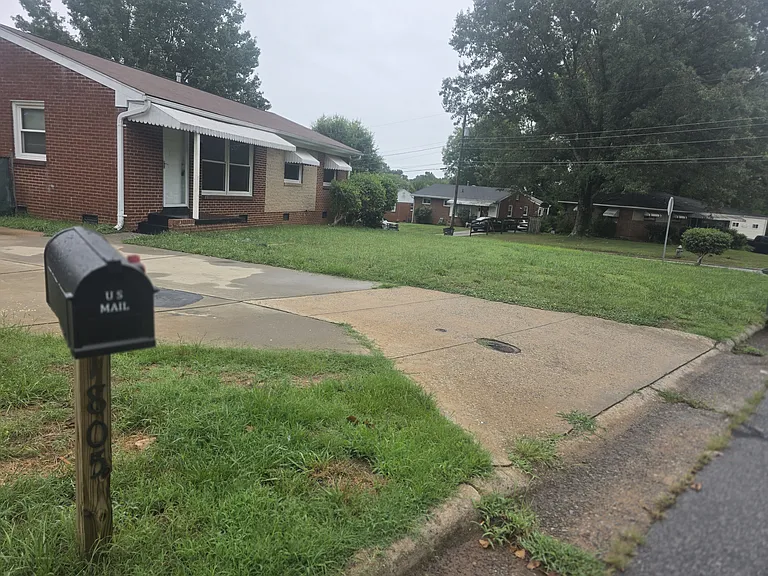 1805 Curry St — Photo 18