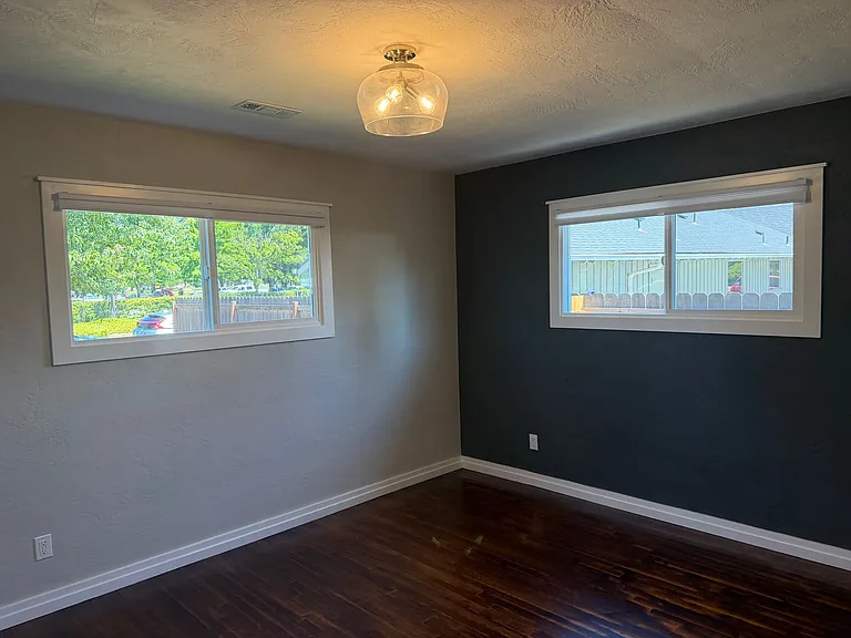 1331 G St — Photo 31