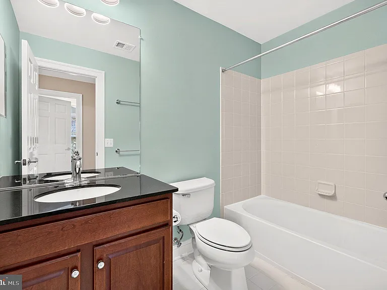 14862 Potomac Branch Dr — Photo 32