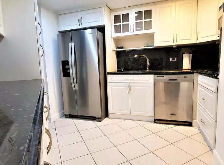 2 bed, 990 sqft, $2,950 — Photo 3