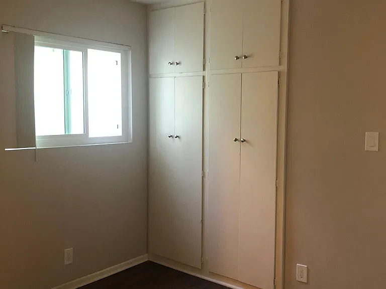 Redondo Palms — Photo 12